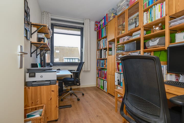 Photo 37 of Acropolis 83