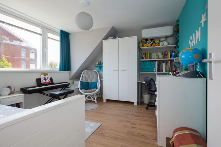 Photo 43 of Acropolis 83