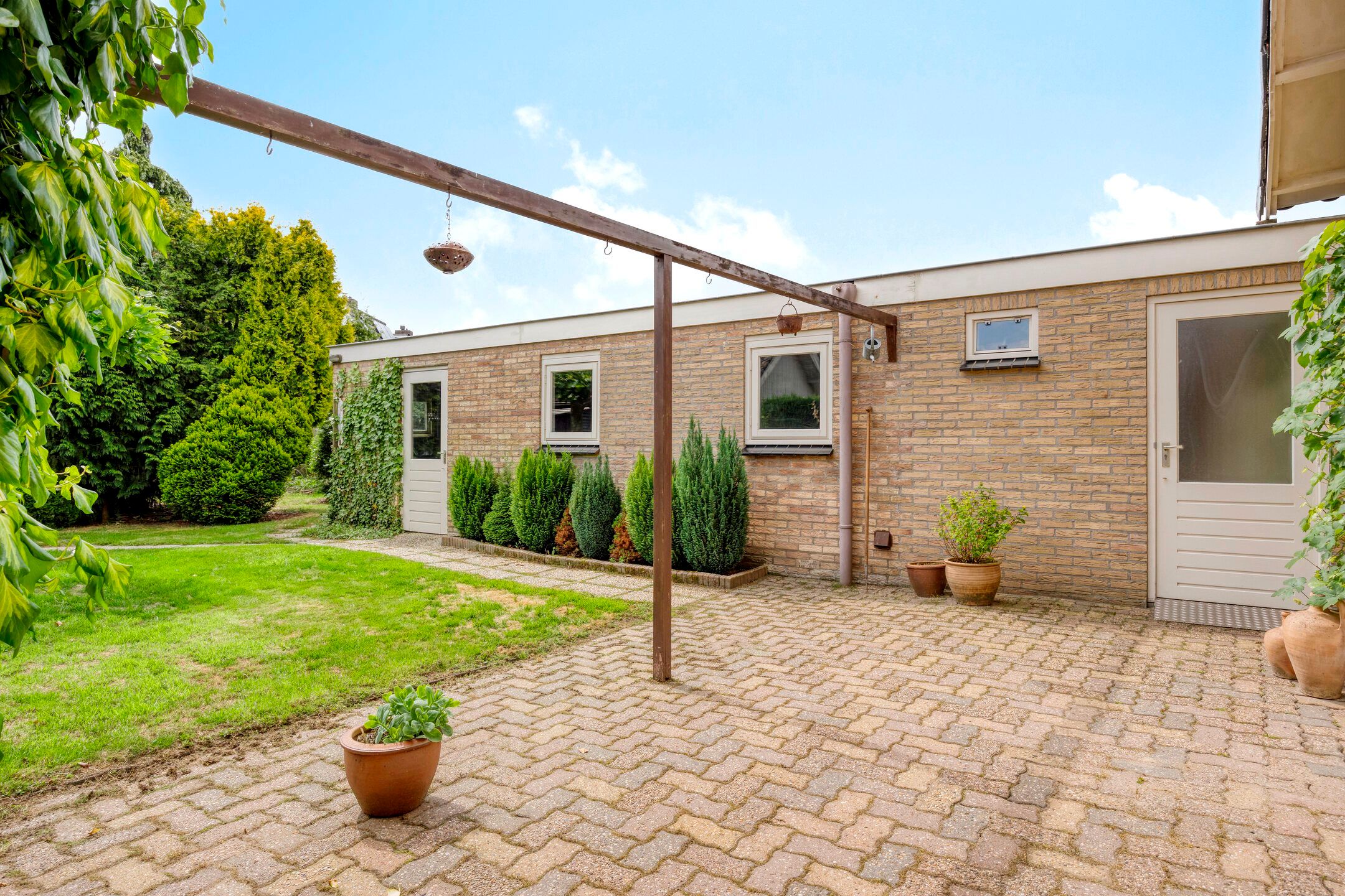 Foto 3 van Burgemeester Lewe van Aduardplein 1