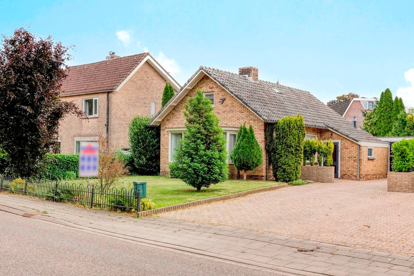 Foto 5 van Burgemeester Lewe van Aduardplein 1