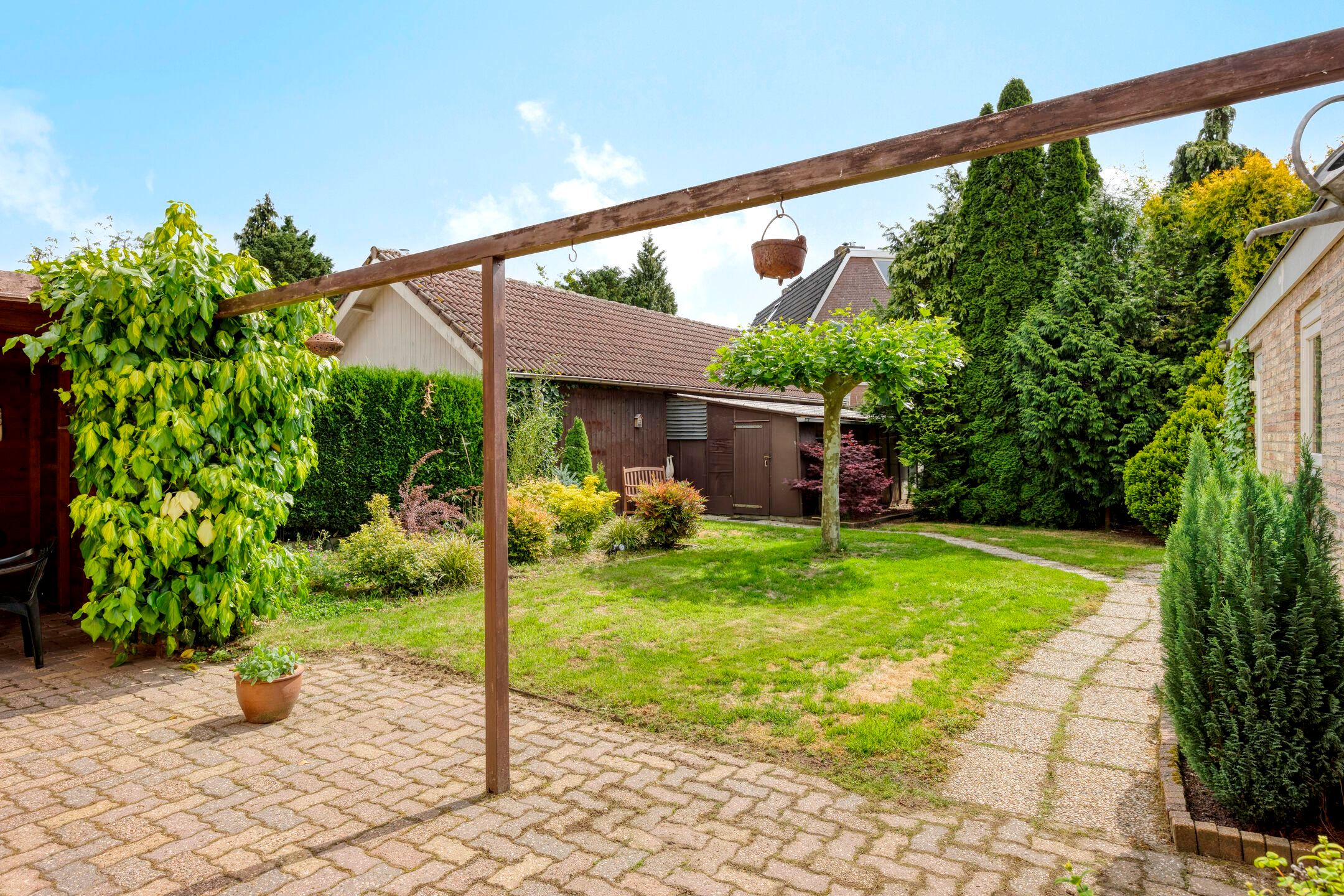 Foto 30 van Burgemeester Lewe van Aduardplein 1