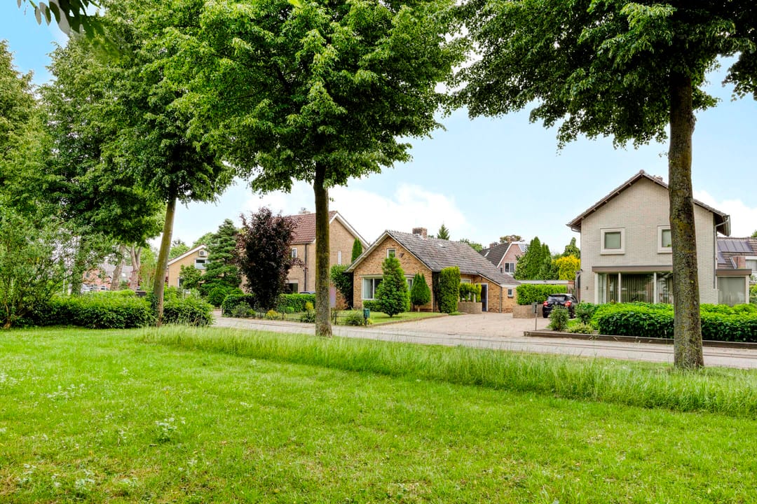 Foto 41 van Burgemeester Lewe van Aduardplein 1