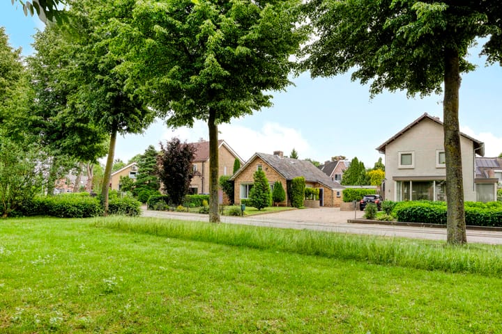 Foto 41 van Burgemeester Lewe van Aduardplein 1