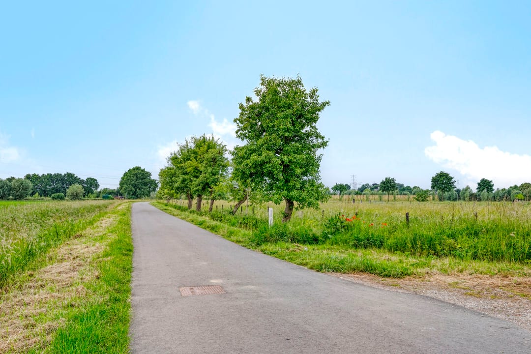 Foto 43 van Burgemeester Lewe van Aduardplein 1