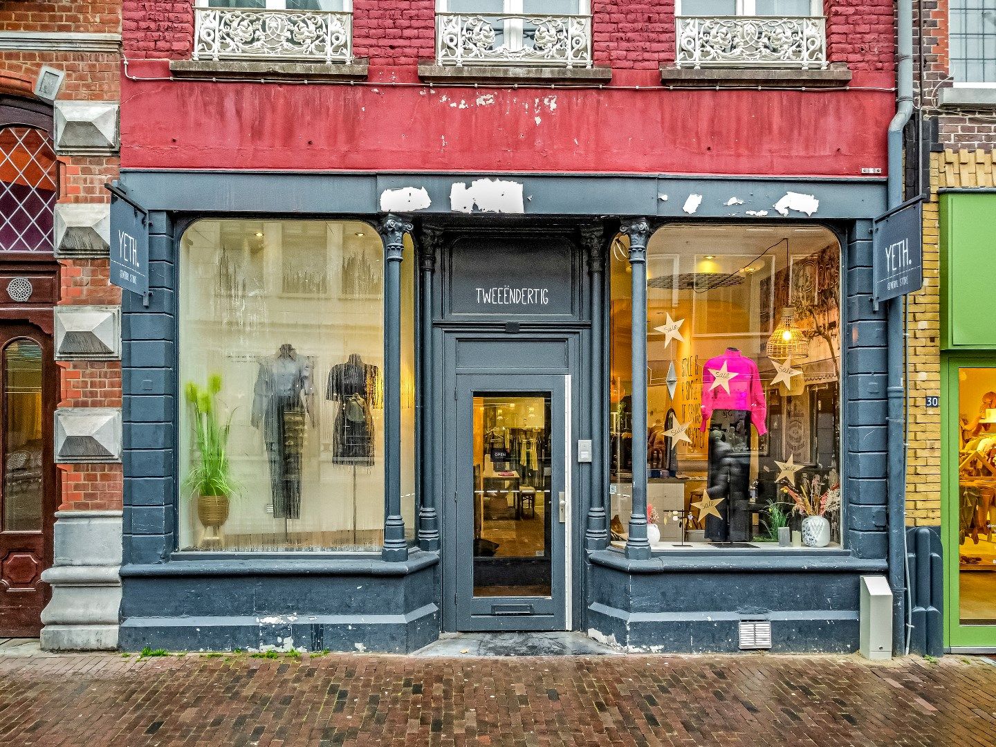 View photo 2 of Neerstraat 32