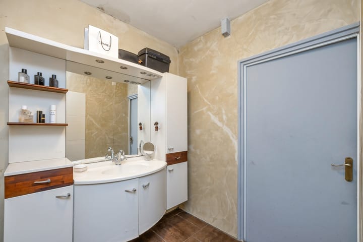 Foto 8 van Hoge Buurt 2-B