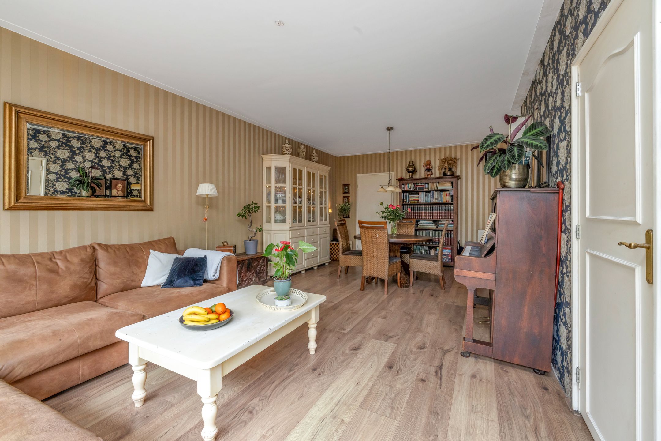 Foto 9 van Hoge Buurt 2-B