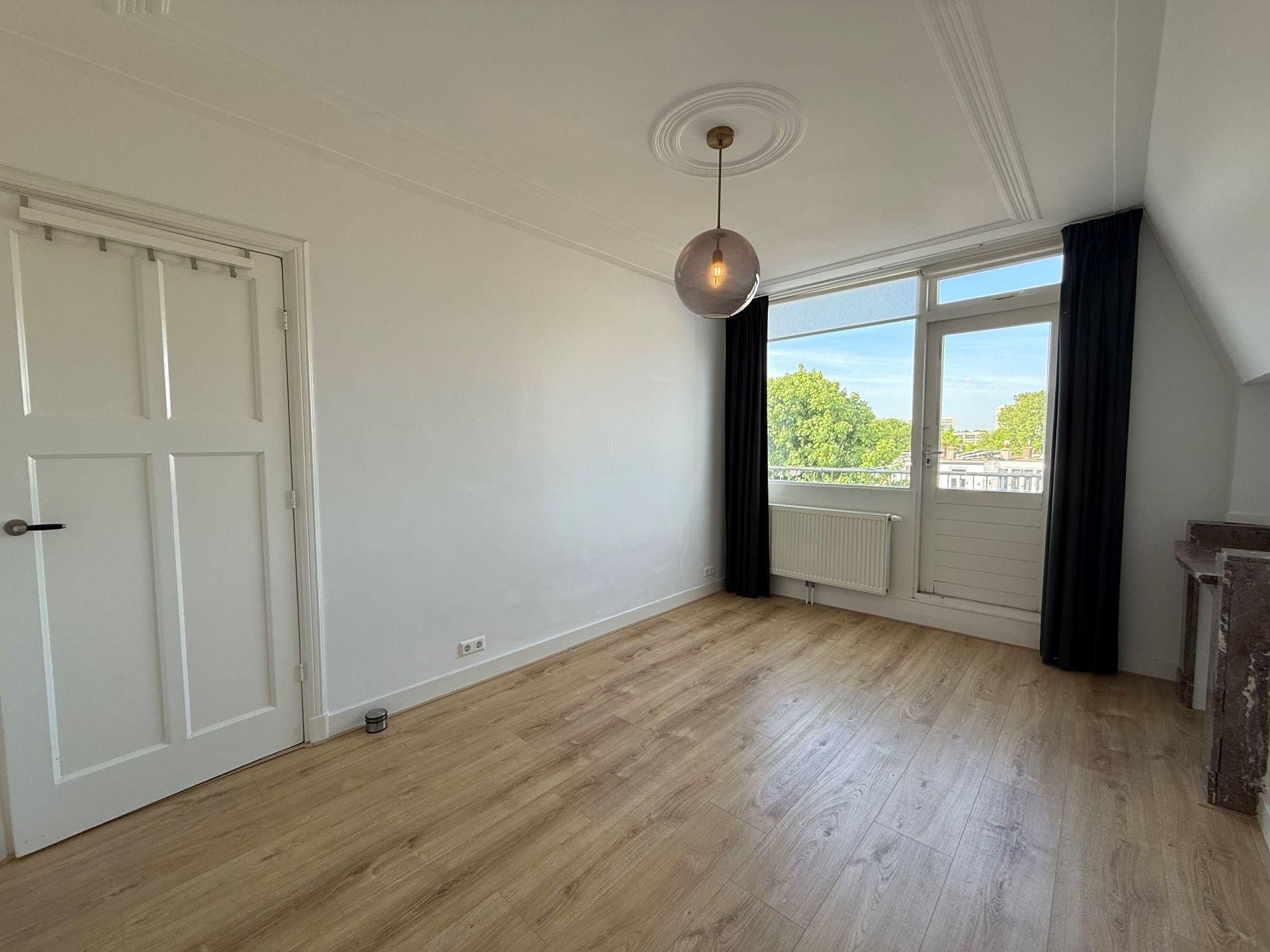 Foto 15 van Van Beverningkstraat 203