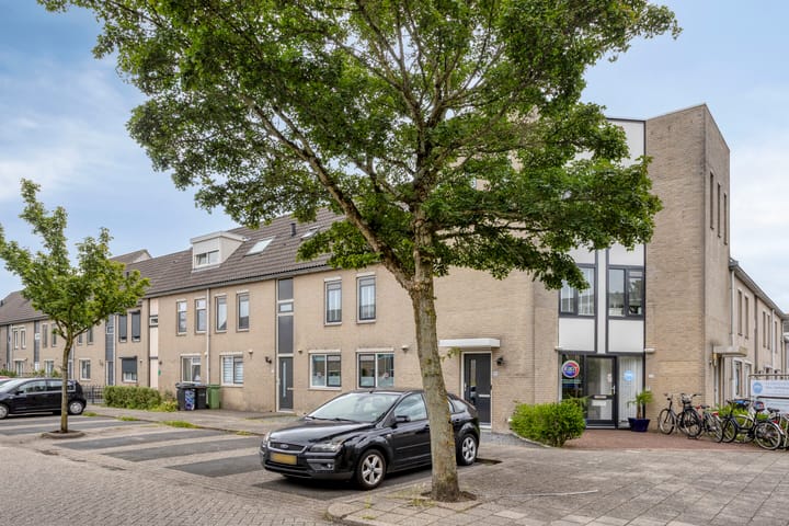 Foto 8 van Clara Visserstraat 124