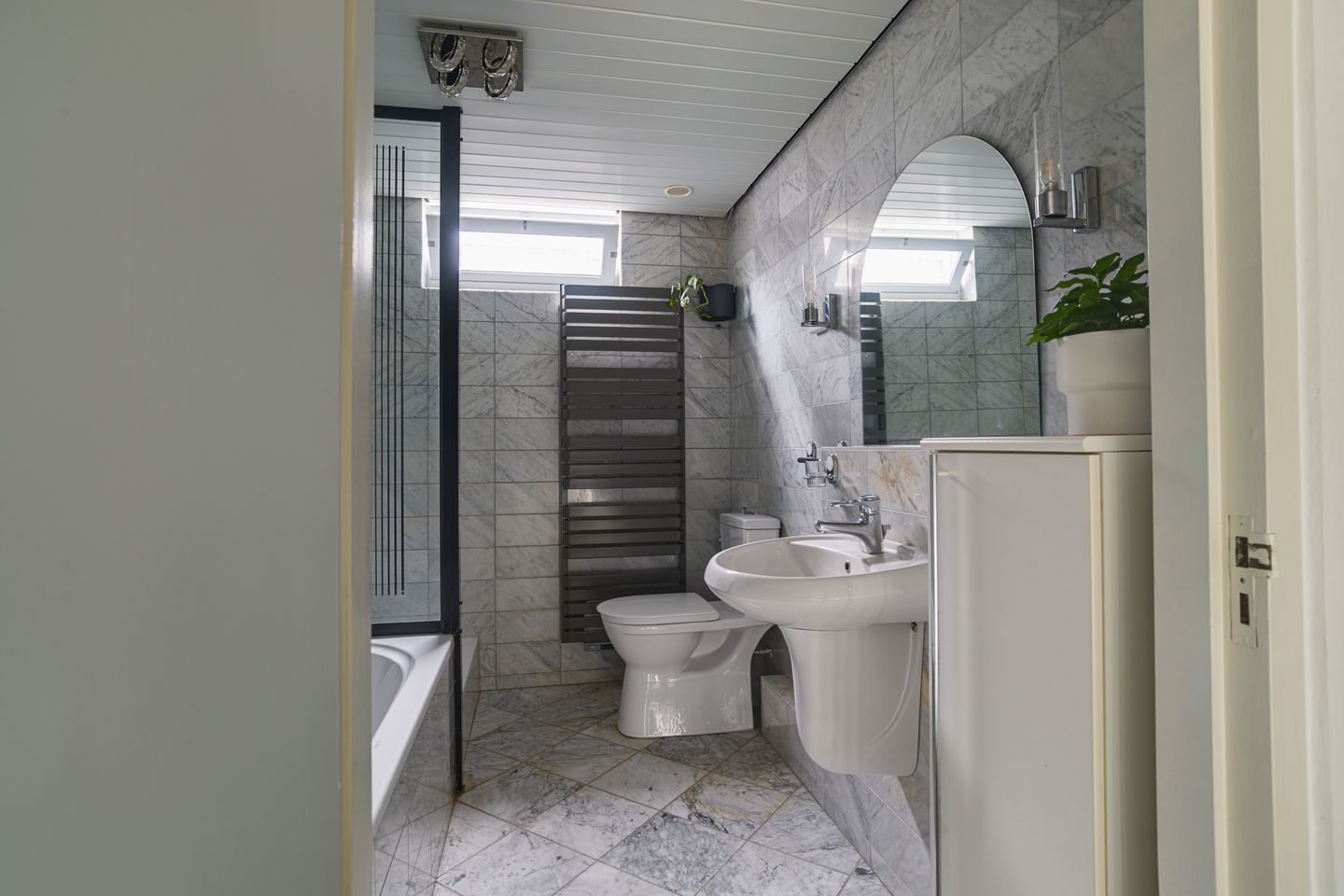 Photo 25 of Nieuwenhuisstraat 62