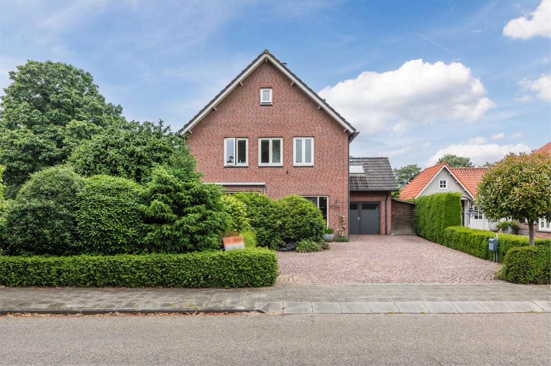 Foto 1 van Schutsboomstraat 10