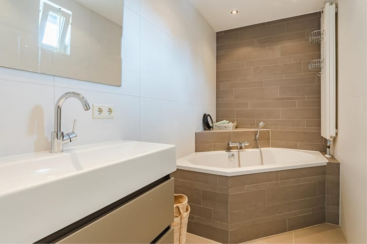 Foto 42 van Schutsboomstraat 10