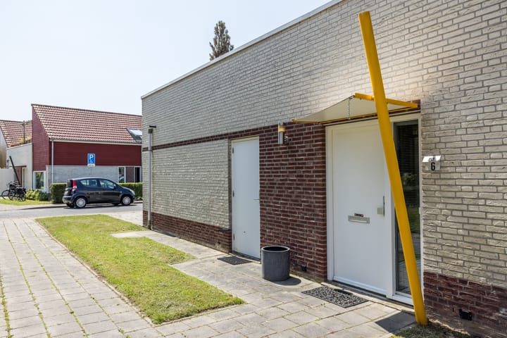 Photo 3 of Leeuwerik 6