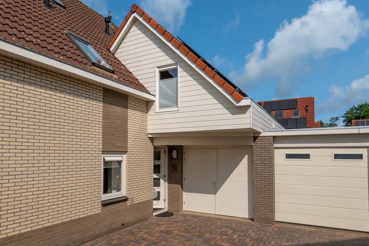 Photo 4 of Aurora 74