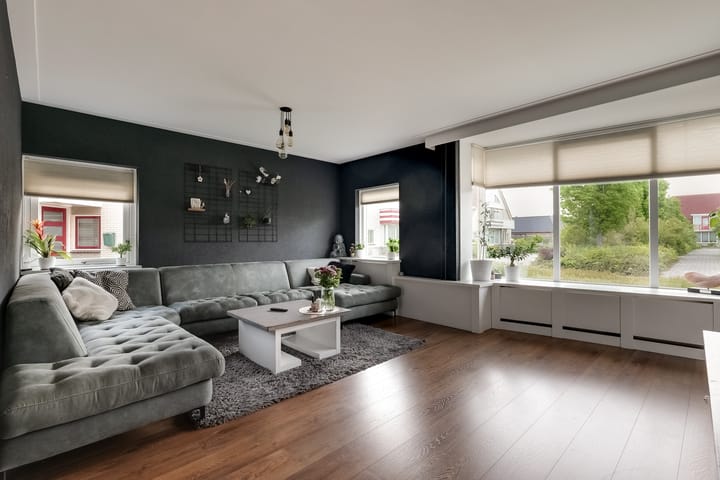 Photo 9 of Aurora 74