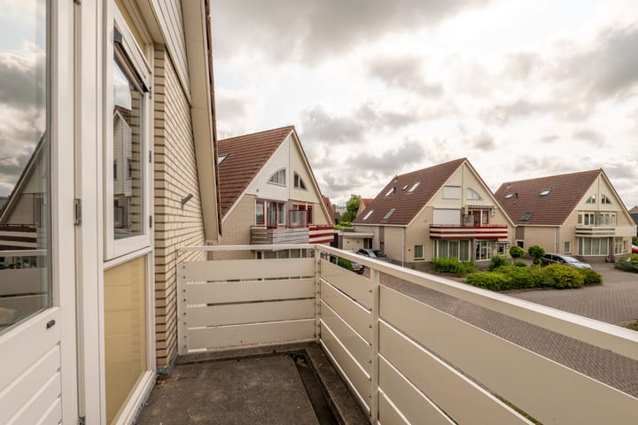 Photo 24 of Aurora 74