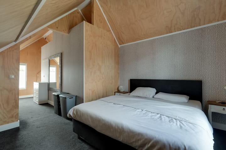 Photo 34 of Aurora 74