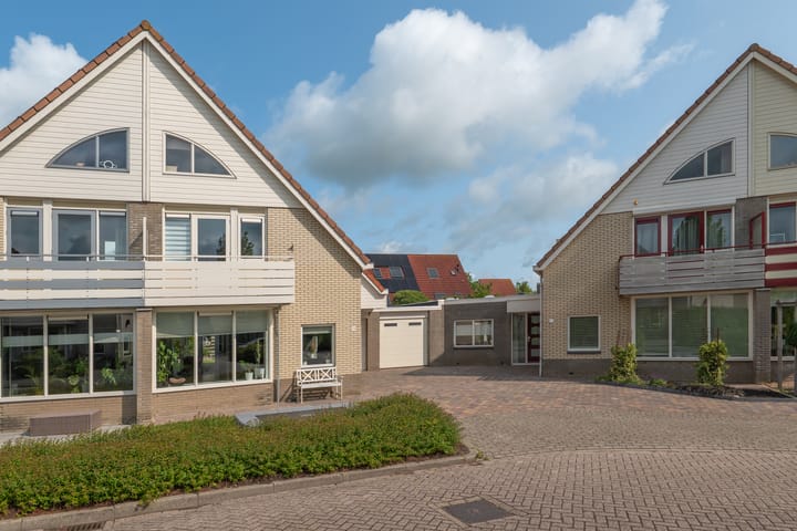 Photo 59 of Aurora 74