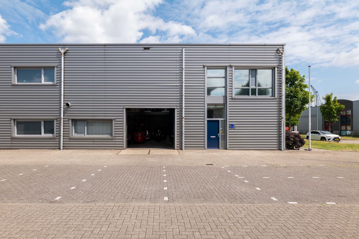 View photo 3 of Jan van Galenstraat 78