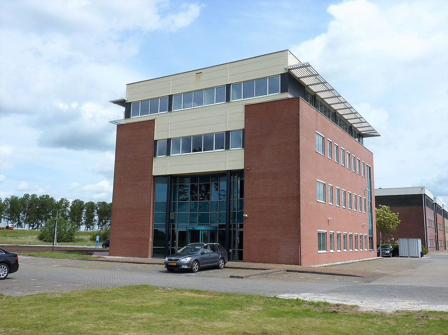 Bekijk foto 3 van Businesspark Friesland-West 41