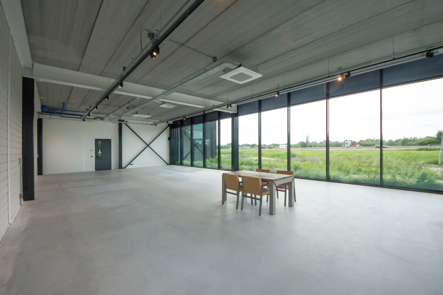 View photo 2 of Pelenerf 12