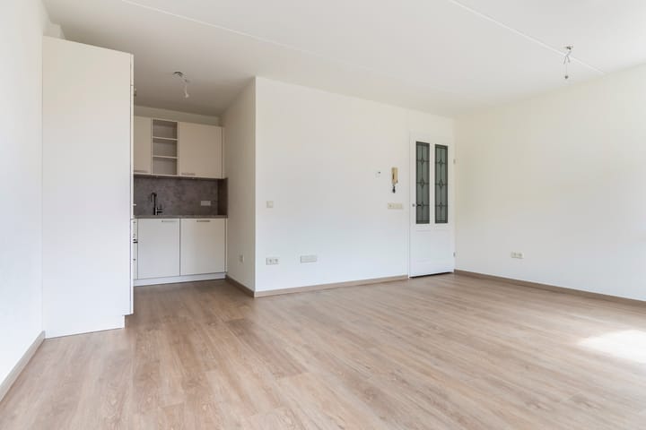 Photo 4 of Prins Willem Alexanderstraat 17