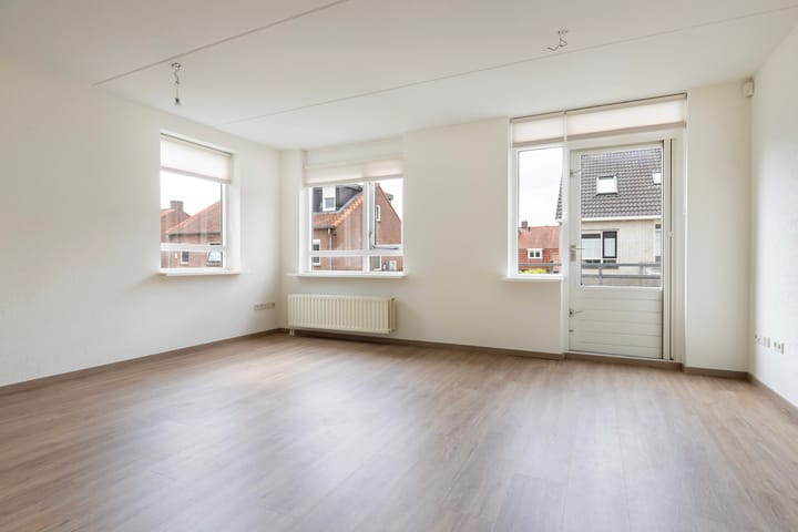 Photo 5 of Prins Willem Alexanderstraat 17