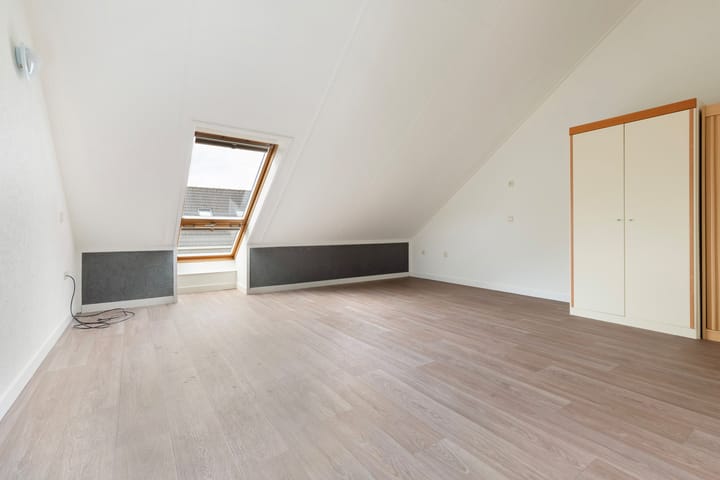 Photo 17 of Prins Willem Alexanderstraat 17