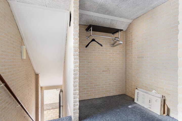 Photo 23 of Prins Willem Alexanderstraat 17