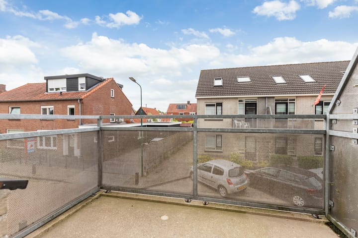 Photo 24 of Prins Willem Alexanderstraat 17