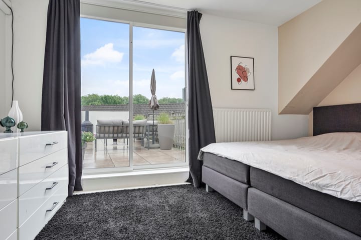 Photo 22 of Bisschop Zwijsenstraat 112