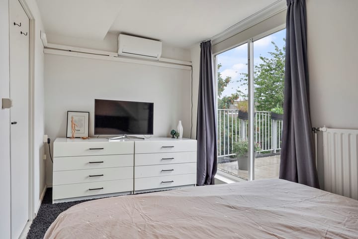 Photo 23 of Bisschop Zwijsenstraat 112