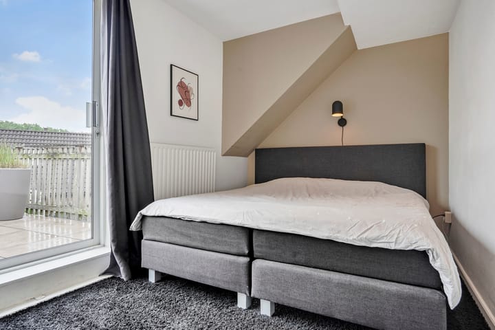 Photo 24 of Bisschop Zwijsenstraat 112