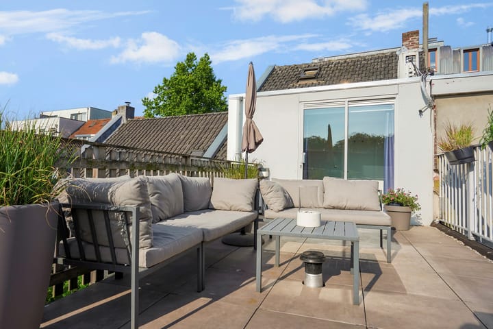 Photo 30 of Bisschop Zwijsenstraat 112