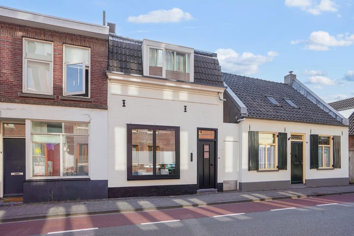 Photo 39 of Bisschop Zwijsenstraat 112