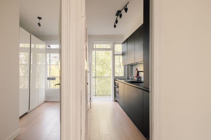 Photo 16 of Witte de Withstraat 148-2