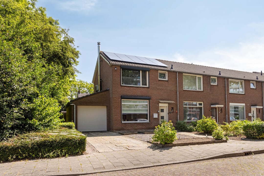 Photo 2 of Diepenbrockstraat 16