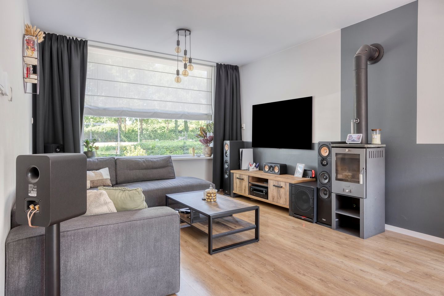 Photo 5 of Diepenbrockstraat 16