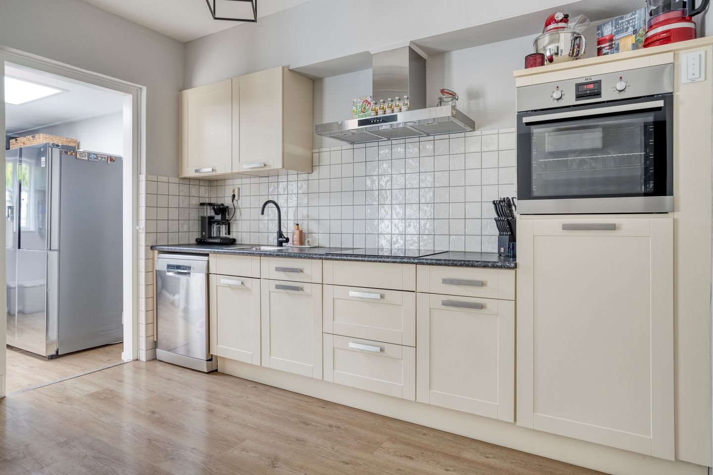 Photo 10 of Diepenbrockstraat 16