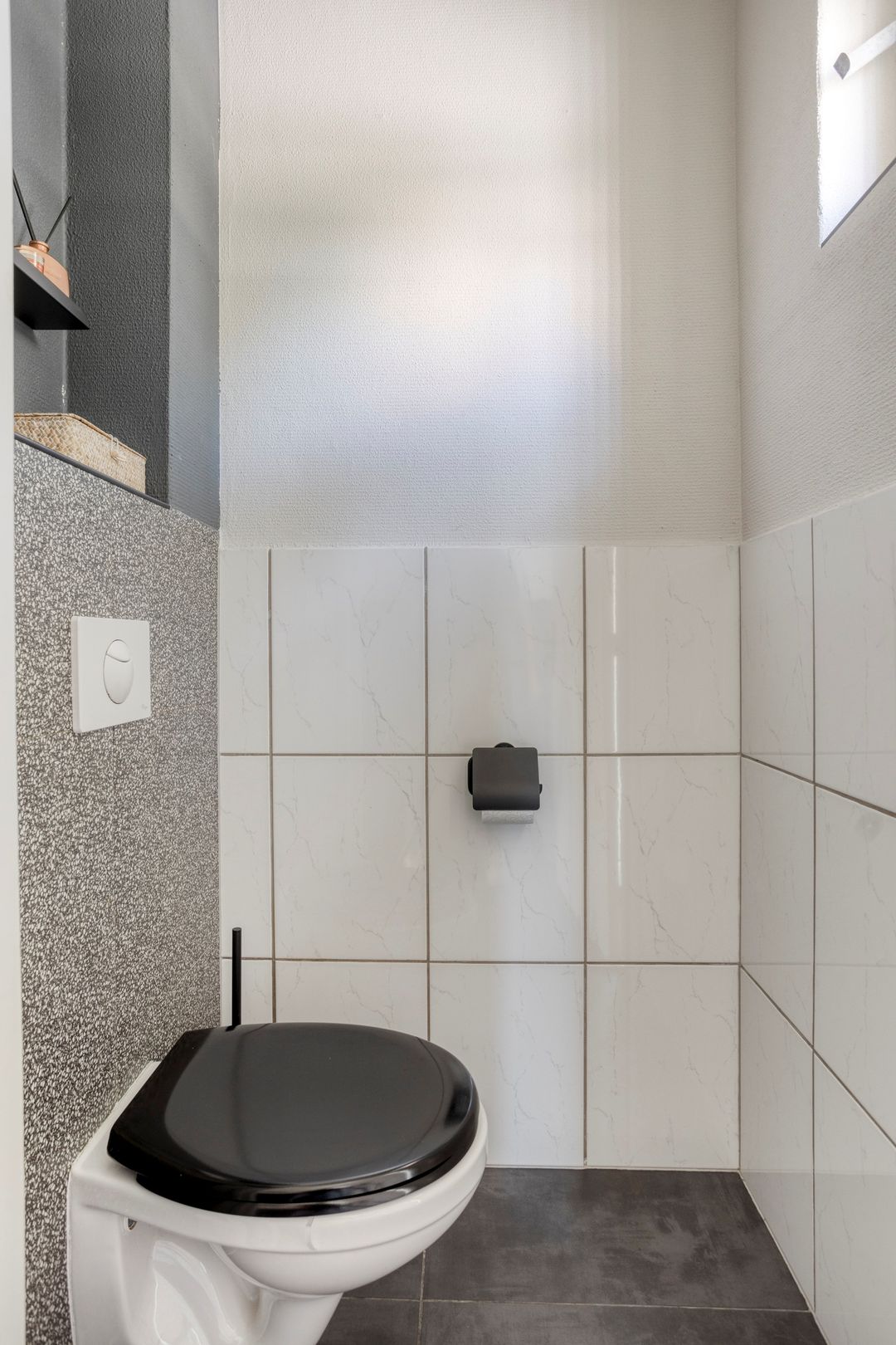 Photo 13 of Diepenbrockstraat 16