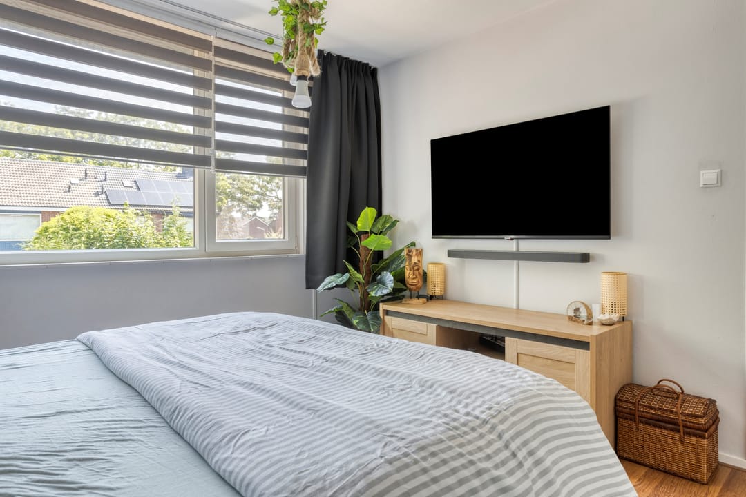 Photo 16 of Diepenbrockstraat 16