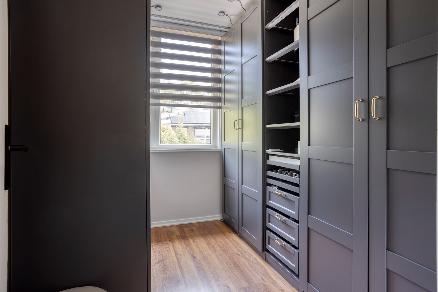 Photo 19 of Diepenbrockstraat 16