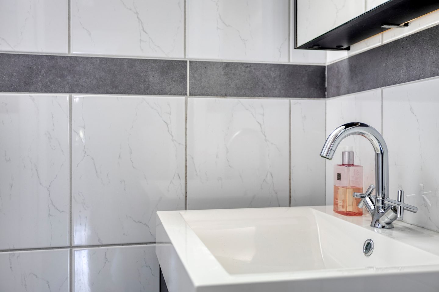 Photo 20 of Diepenbrockstraat 16