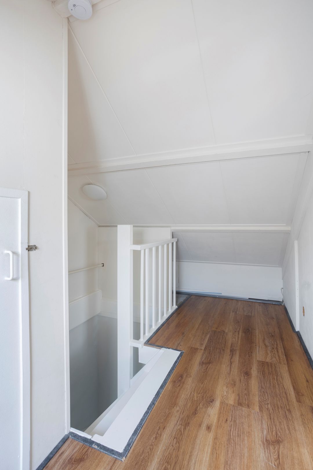 Photo 23 of Diepenbrockstraat 16