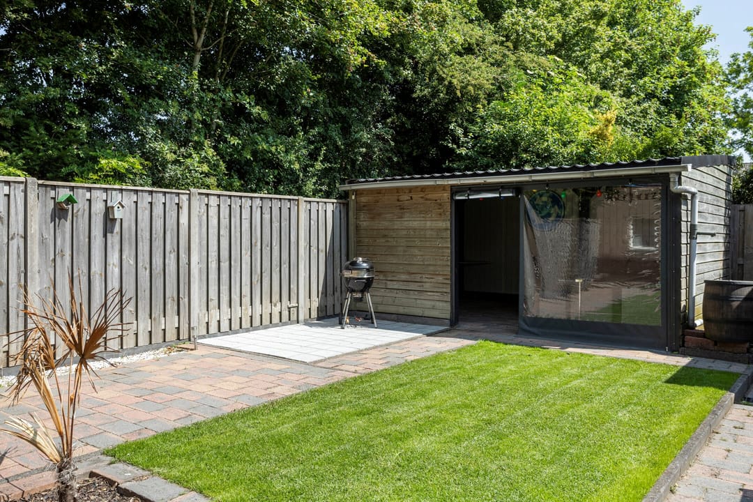 Photo 28 of Diepenbrockstraat 16