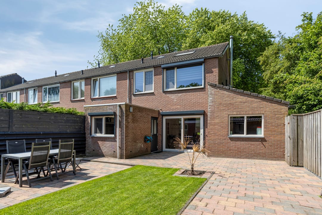 Photo 32 of Diepenbrockstraat 16