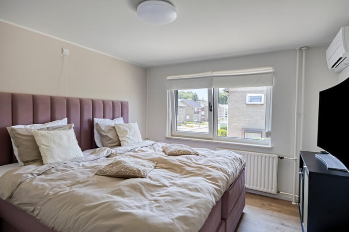 Foto 17 van Gouverneur Houbenstraat 11