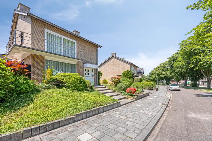 Foto 31 van Gouverneur Houbenstraat 11