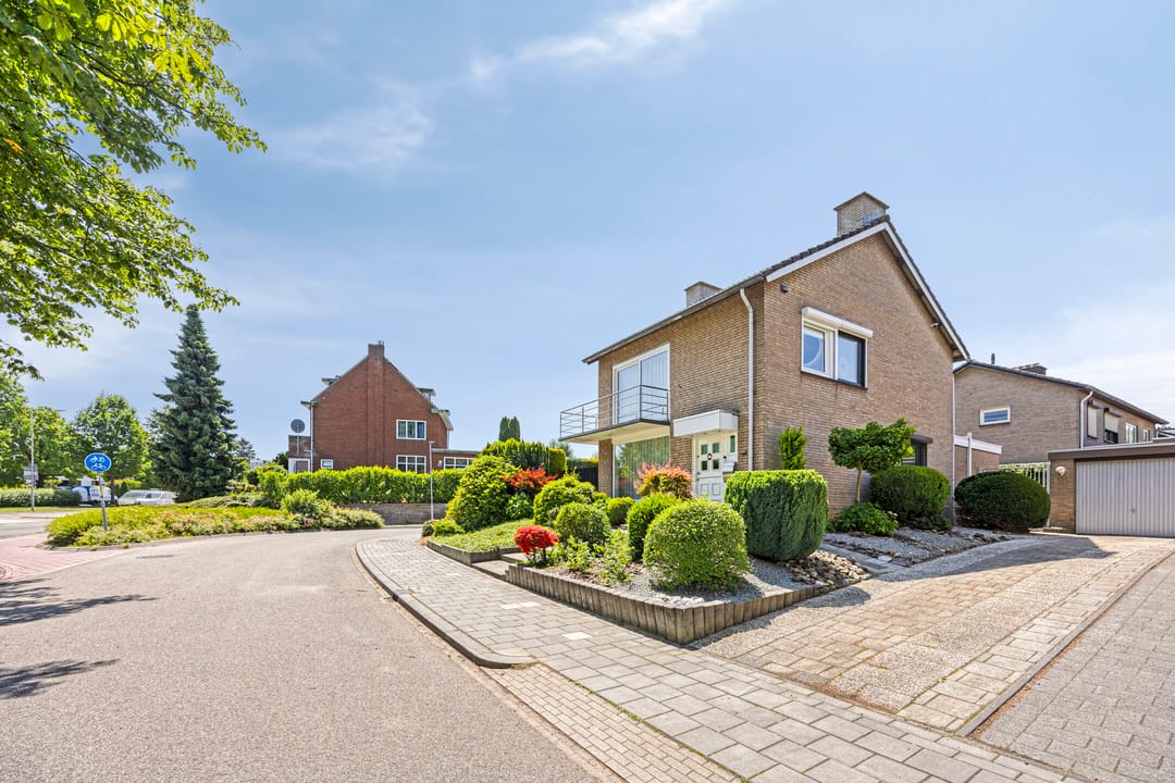 Foto 32 van Gouverneur Houbenstraat 11