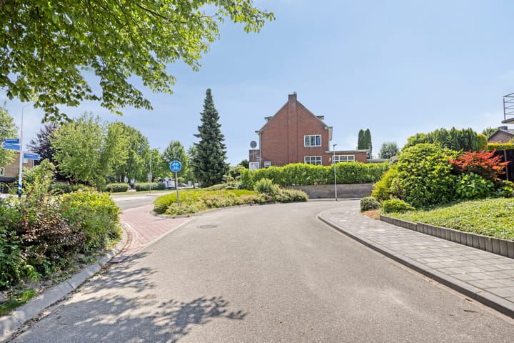 Foto 33 van Gouverneur Houbenstraat 11